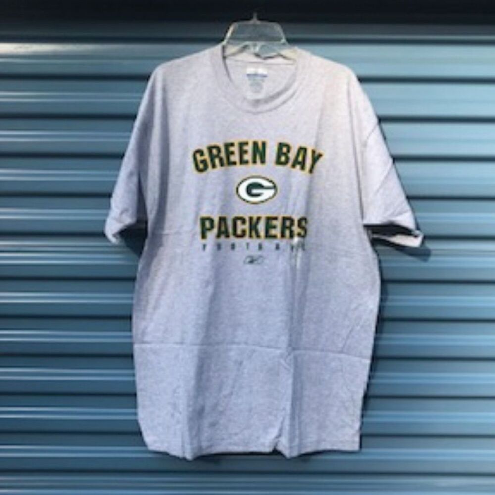 Size: Large (42-44) Reebok Short Sleeve Tee Shirt . Green Bay Packers . New